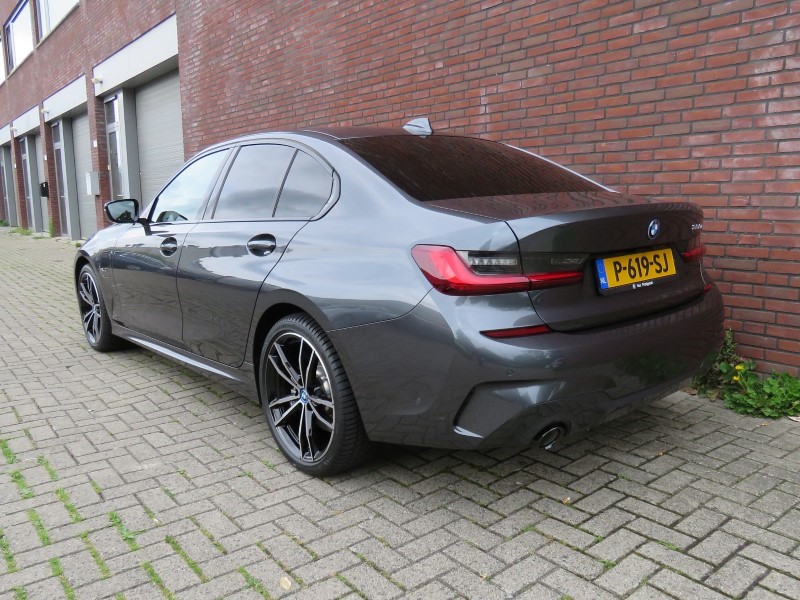 BMW 330e Saloon