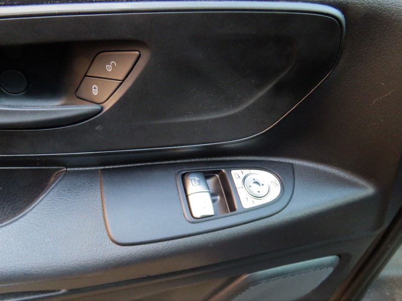 Mercedes-Benz Vito Tourer 9 seater