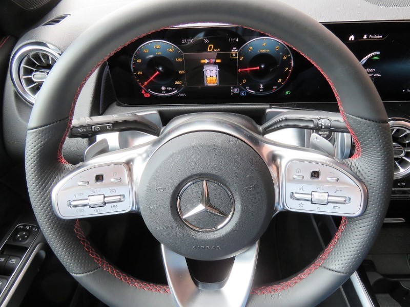 Mercedes-Benz GLB 180