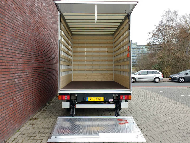 Q22L 22m³ Box truck with tail lift