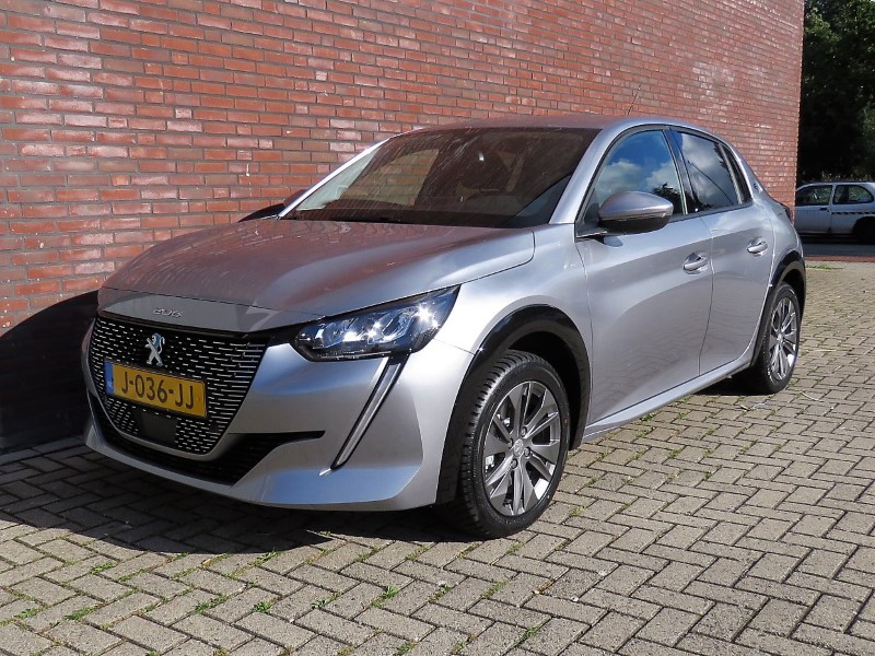 Peugeot e-208