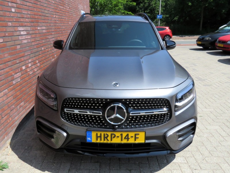 Mercedes-Benz GLB 180