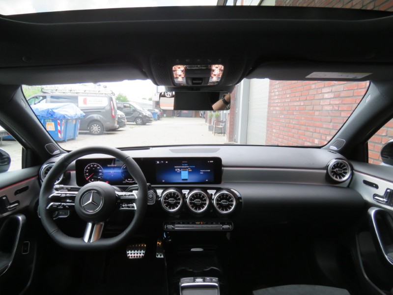 Mercedes-Benz A 250e