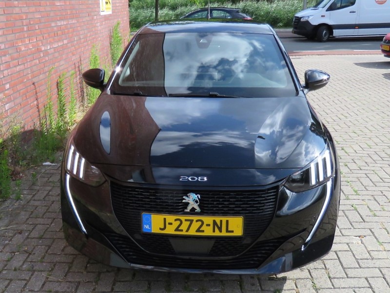 Peugeot e-208