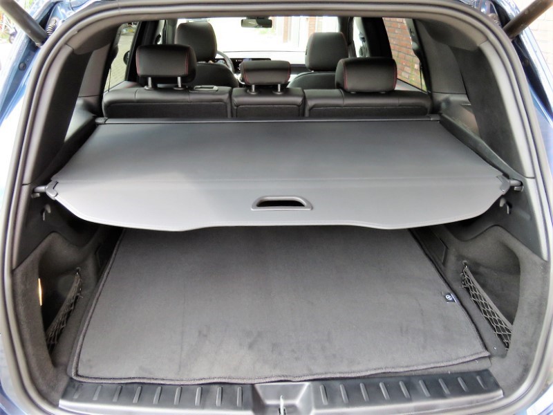 Mercedes-Benz GLB 180