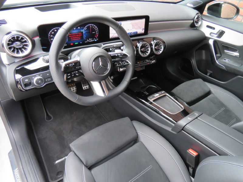 Mercedes-Benz A 250e