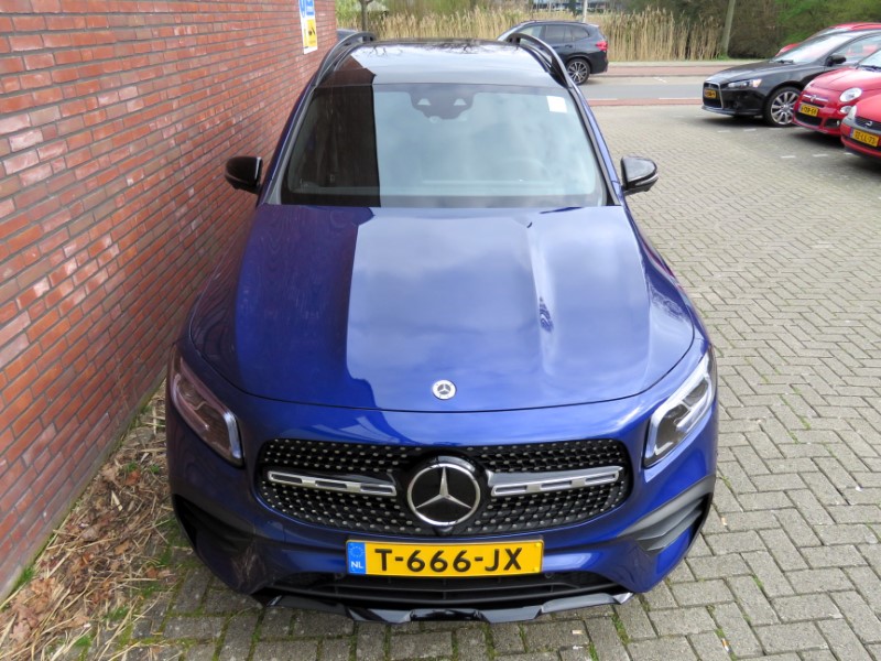 Mercedes-Benz GLB 200