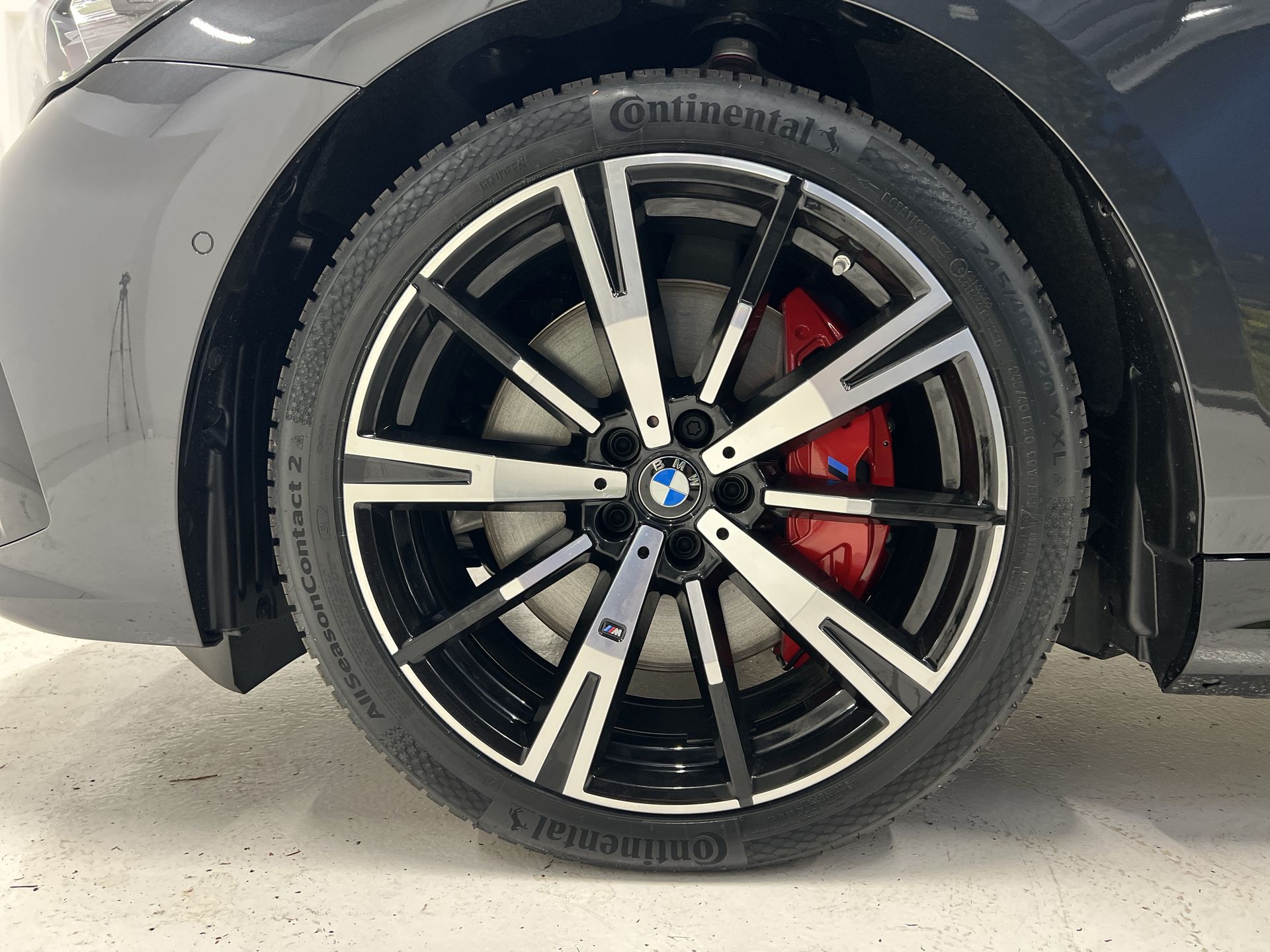BMW i5