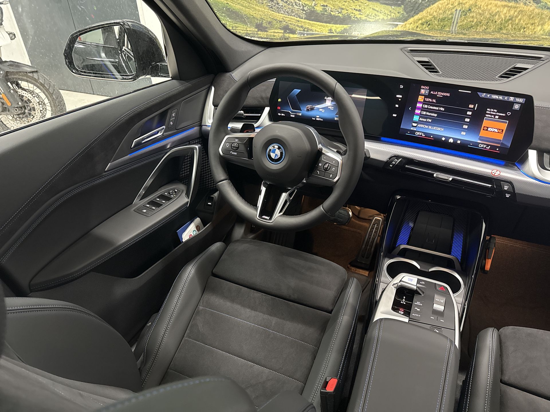 BMW iX1