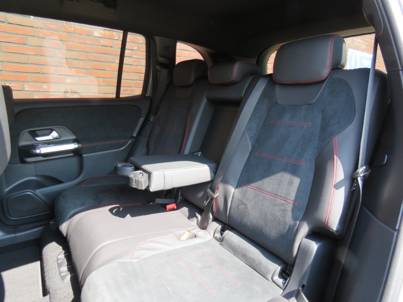 Mercedes-Benz GLB 180