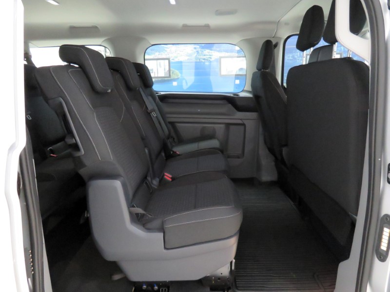 G9 Passenger 9-persoons bus