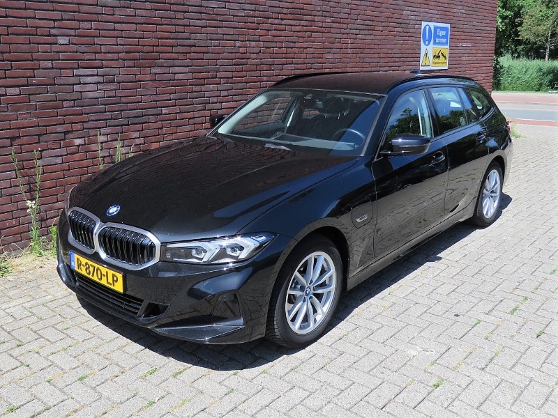 BMW 330e Touring