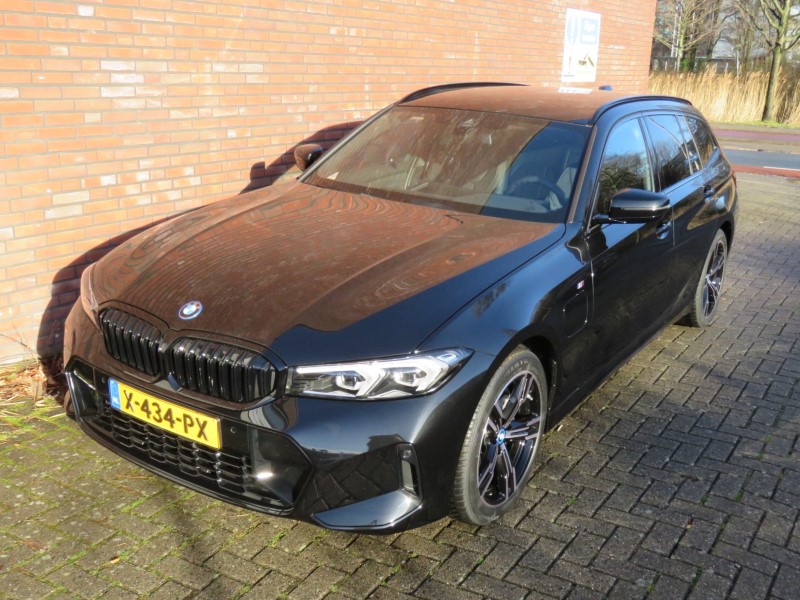 BMW 330e Touring