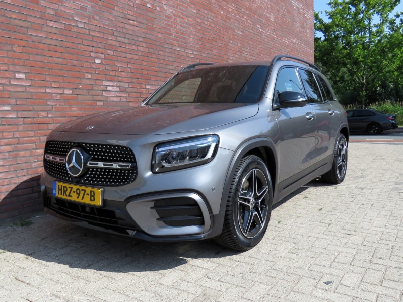 Mercedes-Benz GLB 180