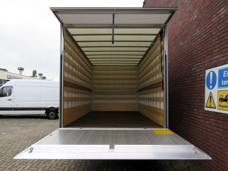 Q20L 20m³ Bakwagen met laadlift Automaat